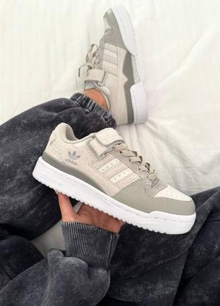 Отличные женские кроссовки adidas forum low light grey white purple premium серые