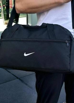 Зручна спортивна сумка дорожня чоловіча найк2 фото