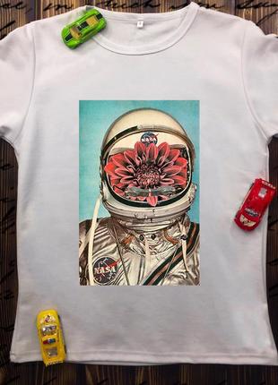 Мужские футболки с принтом - космонавт9 фото