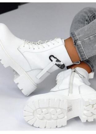 Снижка!!!белые женские ботинки из натуральной кожи1 фото