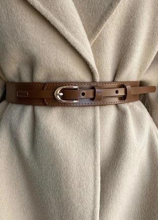 Женский ремень коричневого цвета под пальто, кардиган1 фото