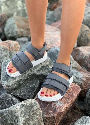Стильные сандали adidas adilette sandals grey сандалі босоніжки босоножки7 фото
