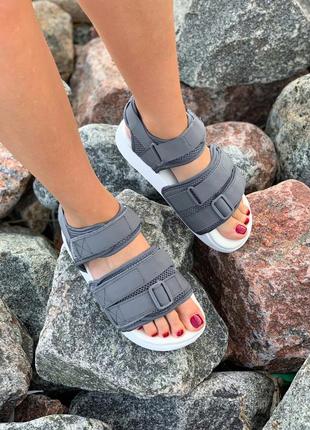 Стильные сандали adidas adilette sandals grey сандалі босоніжки босоножки9 фото