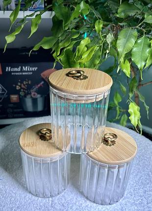 Банка для сыпучих продуктов.