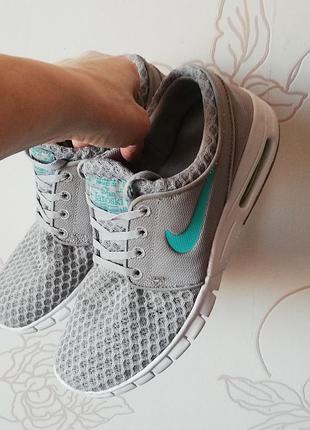 Женские кроссовки nike