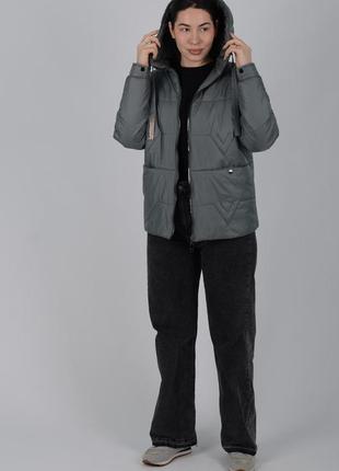 Женская оливковая демисезонная куртка с капюшоном с водоотталкивающей пропиткой3 фото