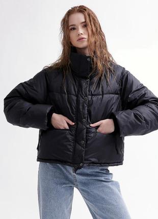 Женская демисезонная короткая брендовая черная куртка оверсайз