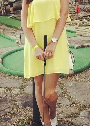 Летнее платье с вырезом на спине