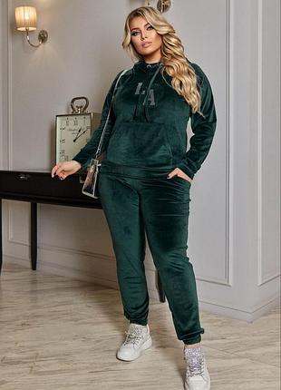 Стильні комфортні велюрові костюми
