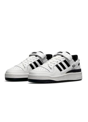Adidas forum low белые с черным
