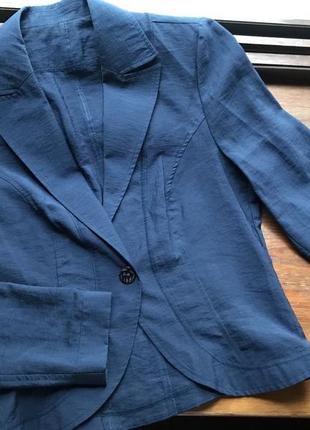 Тонкий піджак з плічками