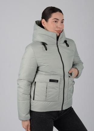 Женская стеганая короткая демисезонная куртка с водоотталкивающей пропиткой2 фото