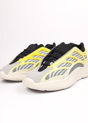 Adidas yeezy 700 v3 сірі з бежевим  кросівки чоловічі адідас ізі низькі весняні демісезонні демісезон низькі осінні