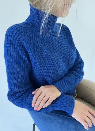 Теплый вязаный свитер