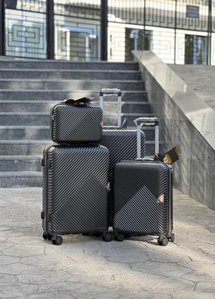 Якісна валіза з абс пластику +полікарбонат ,від польского виробника wings ,чемодан ,бьюті кейс ,дорожня сумка