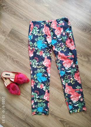 Укороченые брюки в цветочный принт1 фото