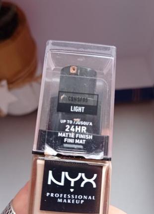 Тональный крем nyx professional makeup can't stop won't stop full coverage foundation.
тональная основа.4 фото