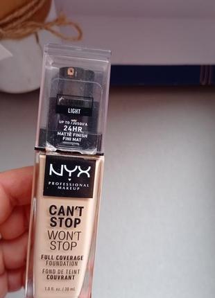 Тональний крем для обличчя nyx professional makeup can't stop won't stop full coverage foundation.
тональна основа.