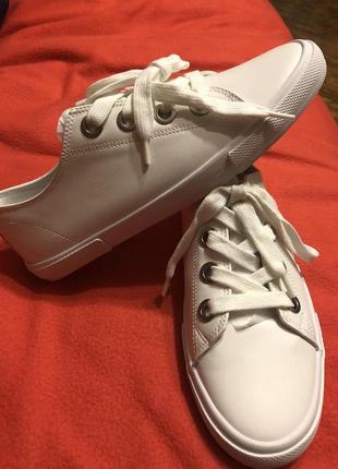 Кеди bershka 39p.