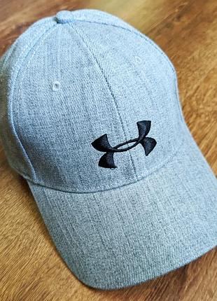 Бейсболка under armour