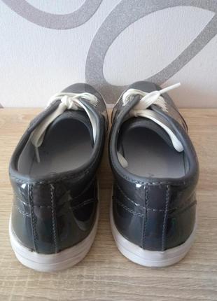 Мокасины кроссовки туфли лаковые 39р4 фото