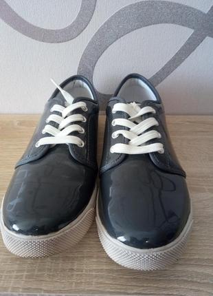 Мокасины кроссовки туфли лаковые 39р5 фото
