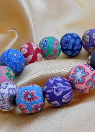 Браслет крупные бусины , на резинке