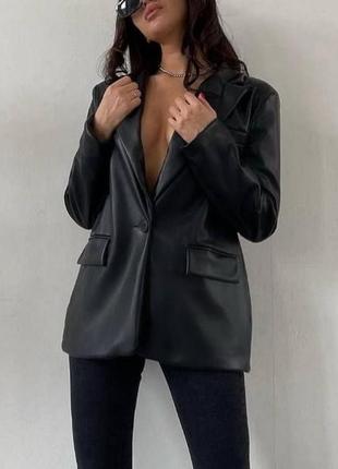 Чорний шкіряний жіночий піджак🖤