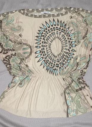 Футболка в стиле бохо с широкими рукавами