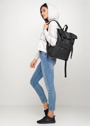 Женский черный вместительный рюкзак ролл для путешествий2 фото