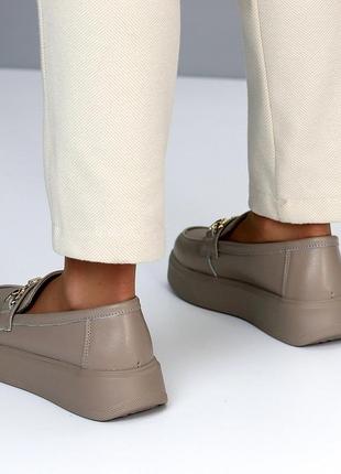 Удобные стильные кожаные бежевые женские туфли лоферы натуральная кожа флотар 200947 фото