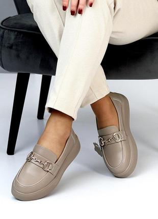 Удобные стильные кожаные бежевые женские туфли лоферы натуральная кожа флотар 2009410 фото