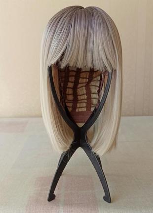 Коротка перука блонд, нова, каре, термостійка, з чубчиком, парик