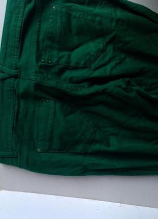Яркие зеленые джинсы7 фото