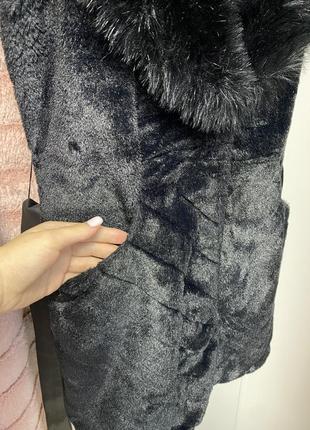 Безрукавка из искусственного меха