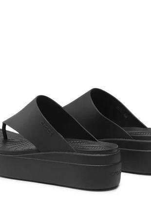 Crocs brooklyn flip вьетнамки женские крокс на платформе.2 фото