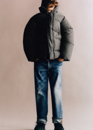 Прорезиненная куртка zara с капюшоном3 фото