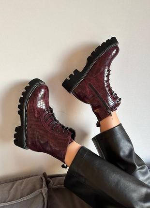 Python boots burgundy7 фото