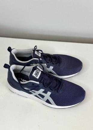 Чоловічі кросівки asics