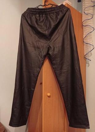 Чорні утеплені штани з матової еко шкіри2 фото