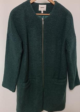 Красивое новое пальто m
