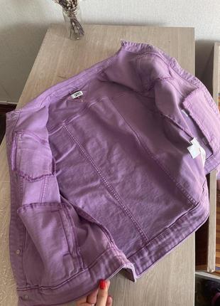 Джинсовая куртка фиолетовая оверсайз5 фото