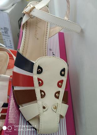 Босоніжки жіночі2 фото