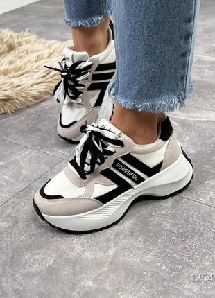 Кроссовки на объемной подошве