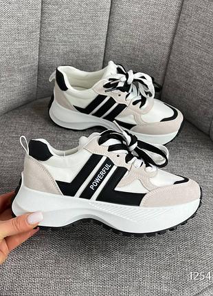 Кроссовки на объемной подошве