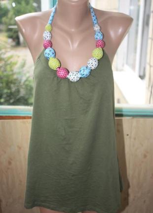 Оригинальная дизайнерская майка с яркими бусами