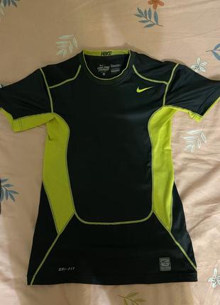 Футболка nike pro combat