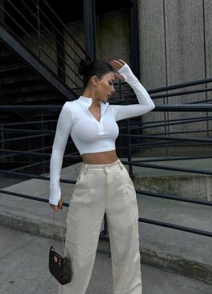 Хороший топ с воротничком😍