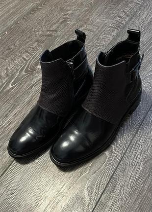 Женские кожаные ботинки
