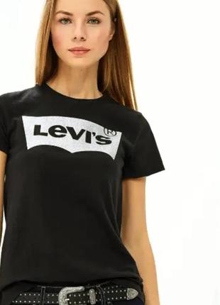 Новая котоновая футболка с надписью бренда levi'srus 6-8 eur 34-36